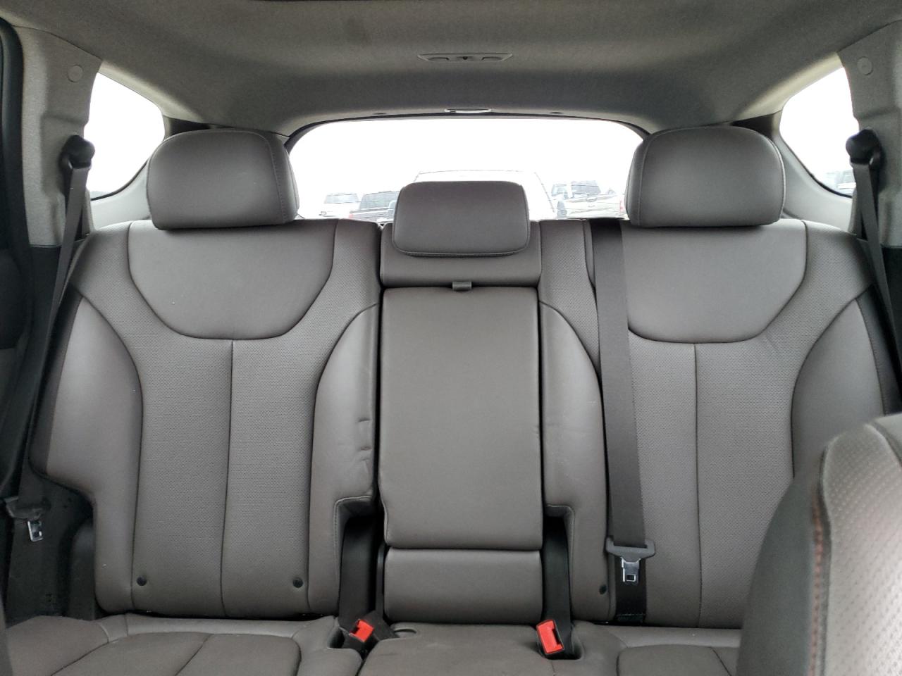 2019 Hyundai Santa Fe - Image 10
