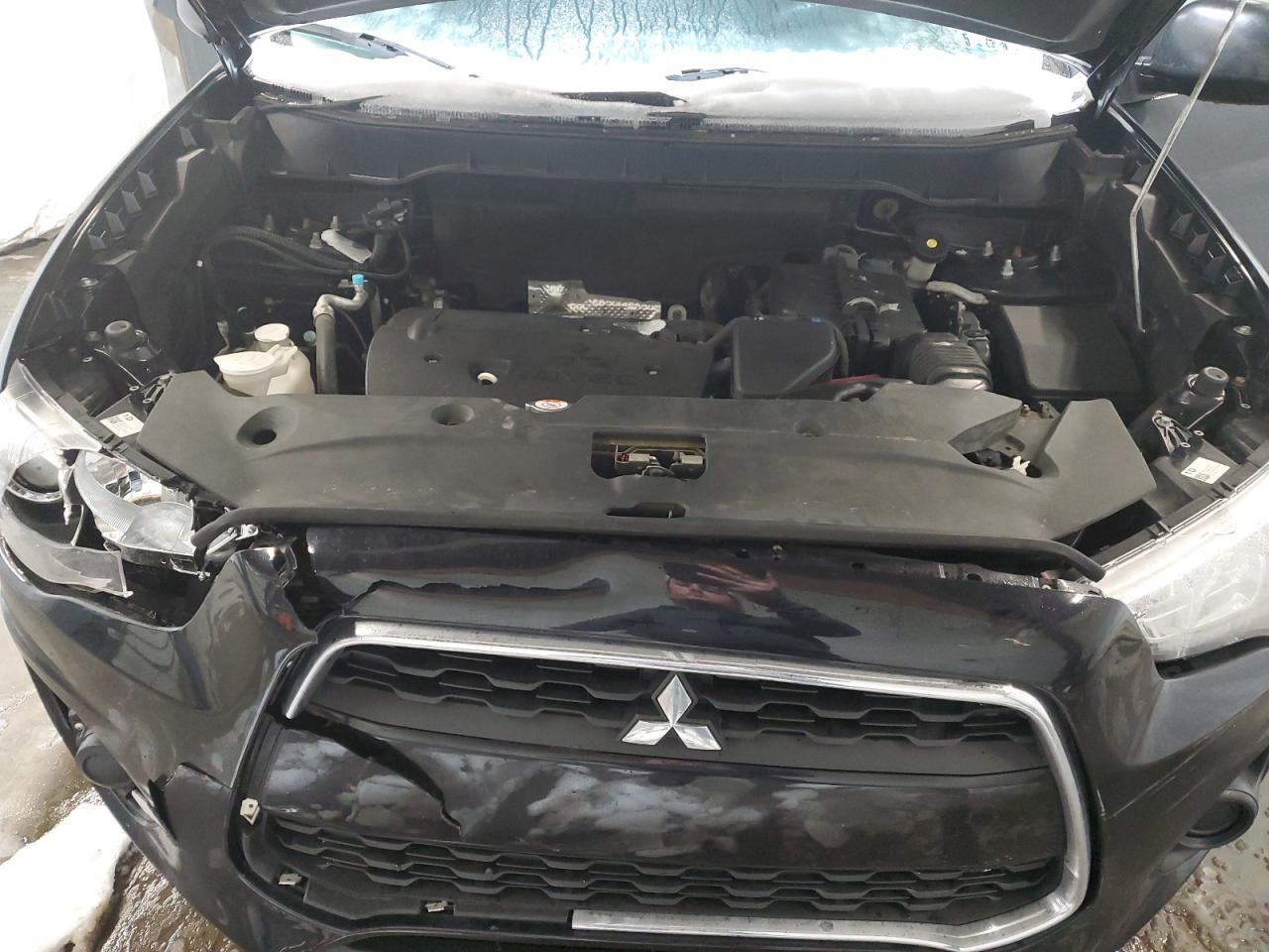 2015 Mitsubishi Outlander - Image 12