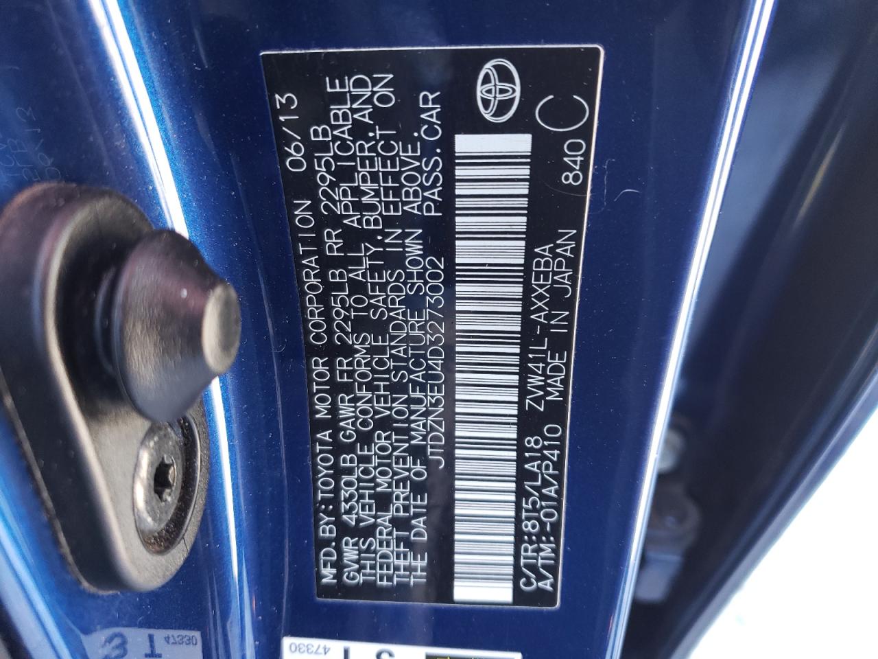 2013 Toyota Prius - Image 13