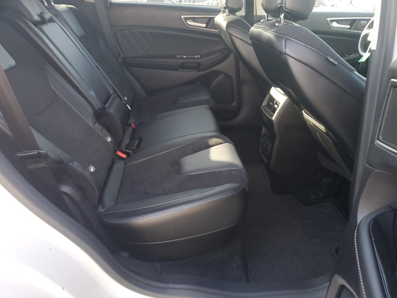 2015 Ford Edge - Image 11