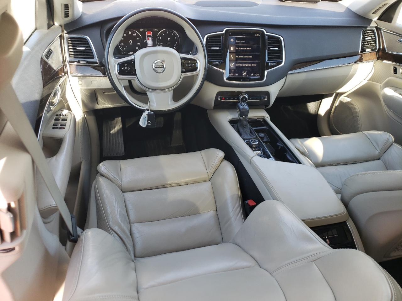 2017 Volvo XC90 - Image 8