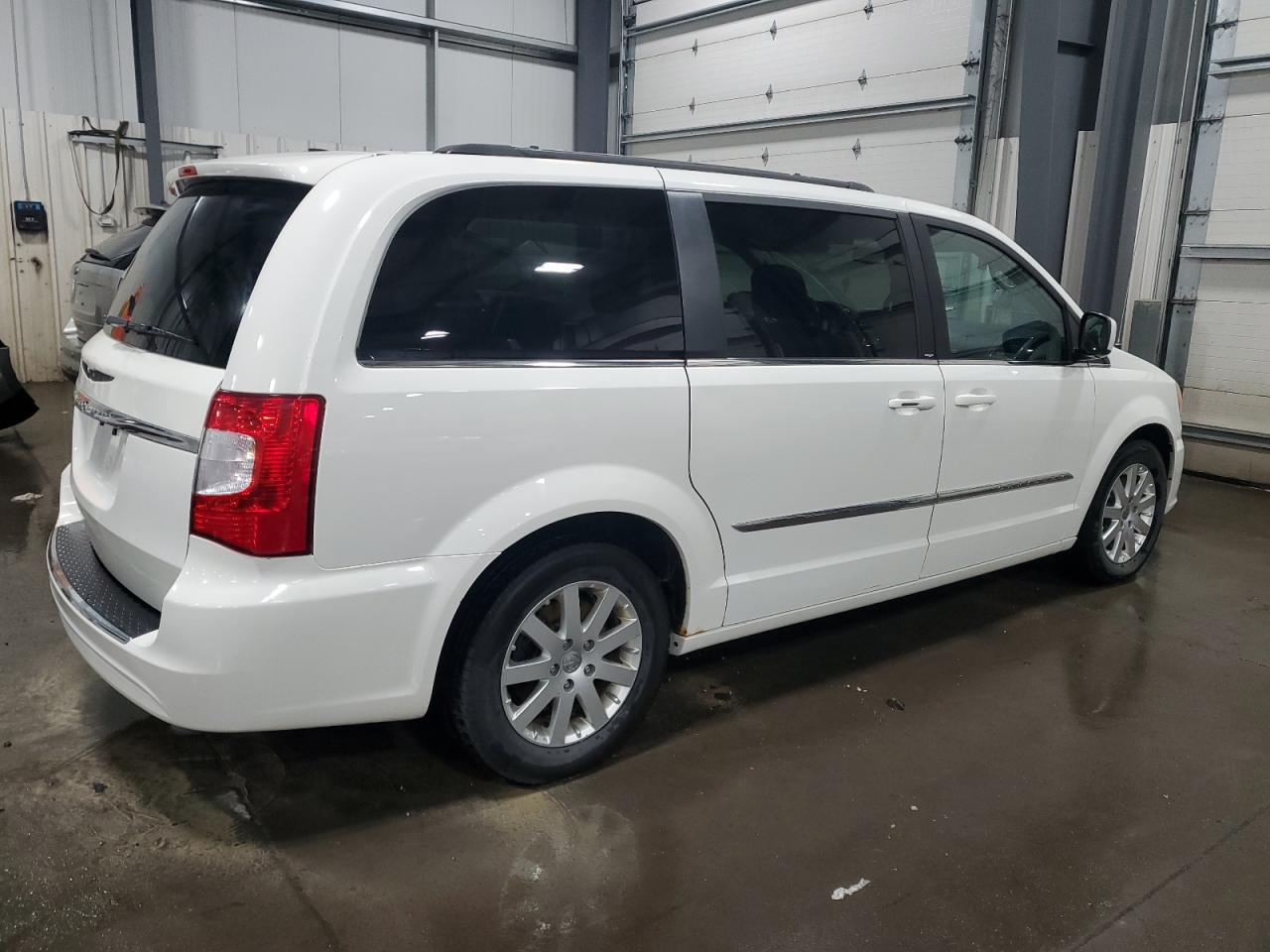 2013 Chrysler Town & Country - Image 3