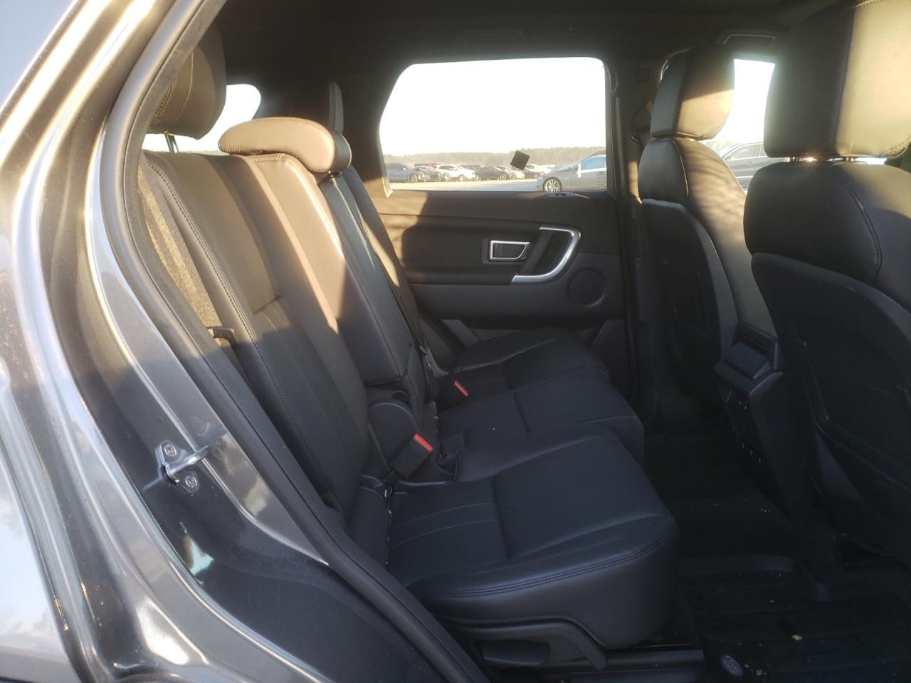 2019 Land Rover Discovery - Image 11