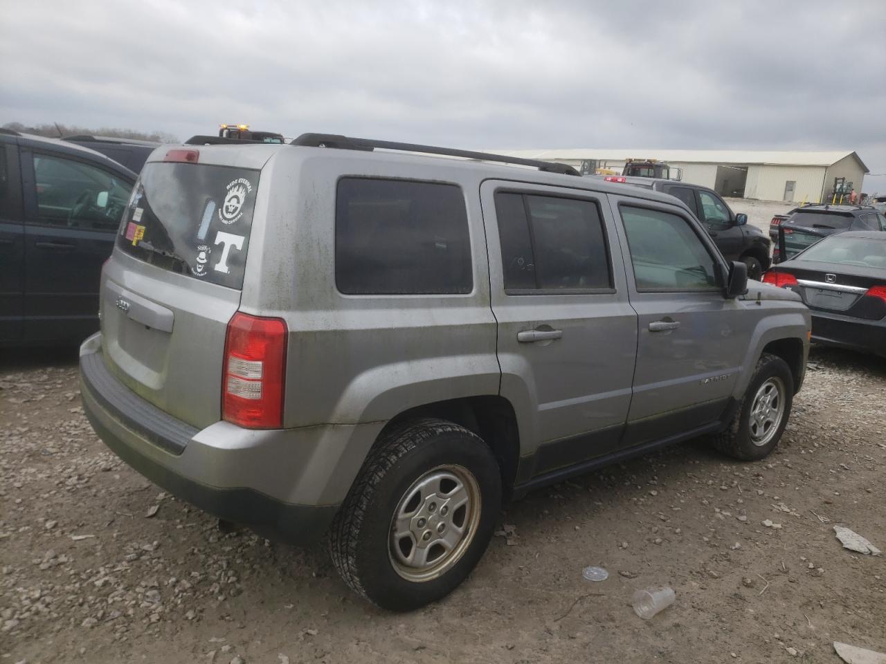2015 Jeep Liberty (Patriot) - Image 3