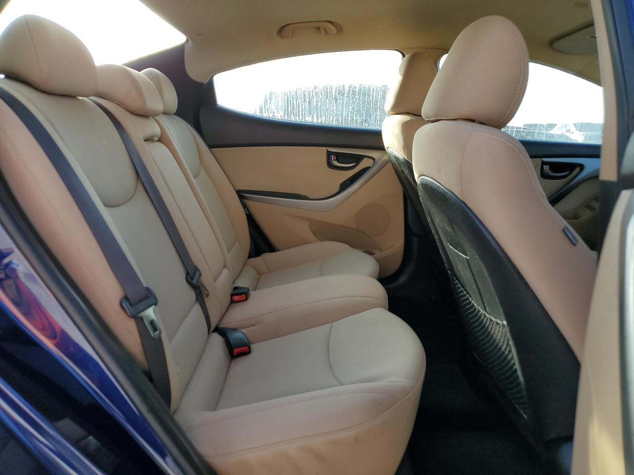 2013 Hyundai Elantra - Image 10