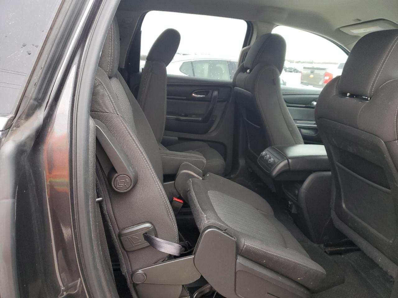 2016 Chevrolet Traverse - Image 11