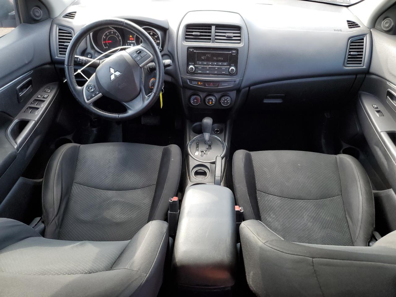 2015 Mitsubishi Outlander - Image 8