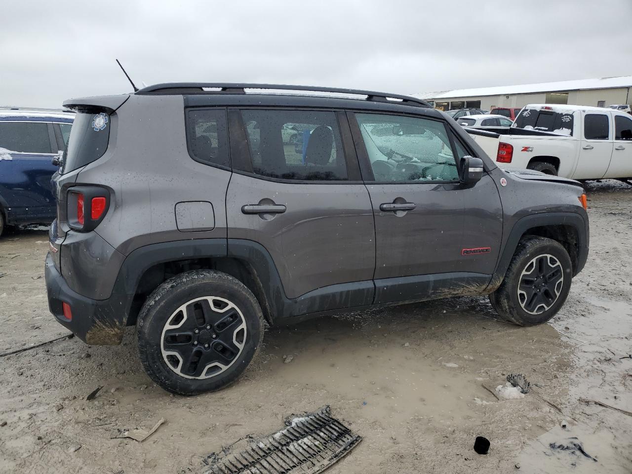 2017 Jeep Renegade - Image 3