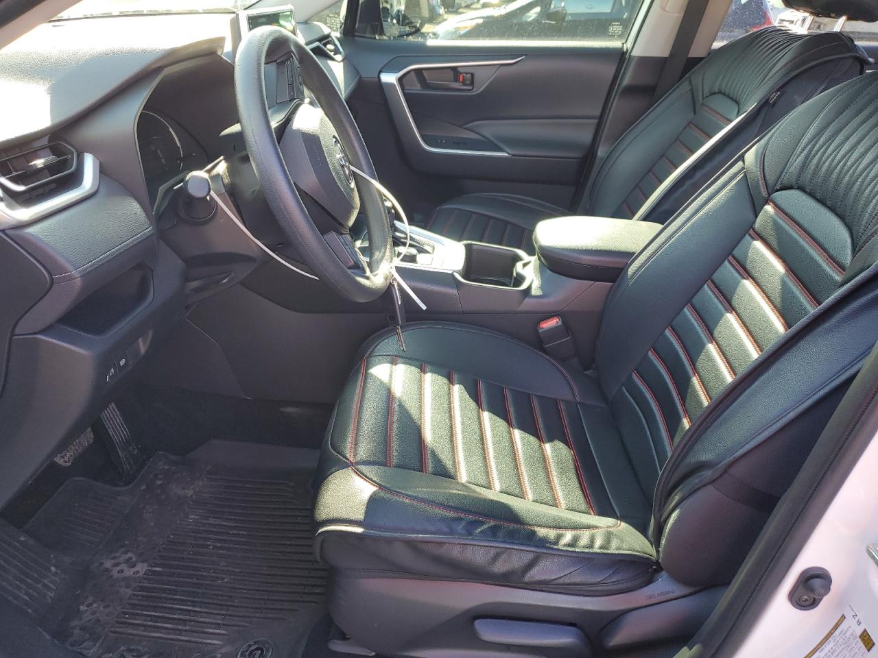 2024 Toyota RAV 4 - Image 7