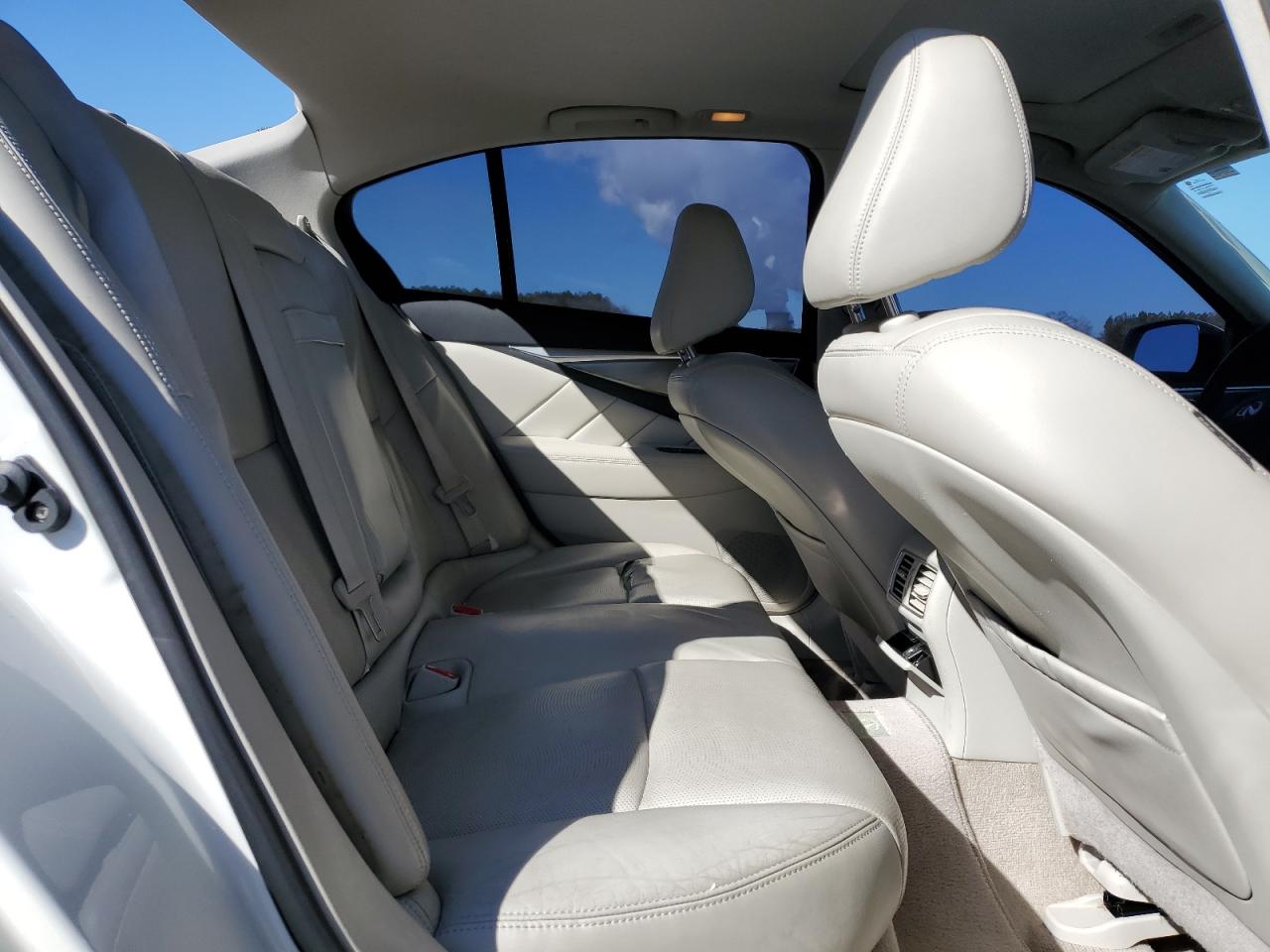 2014 Infiniti Q50 - Image 10