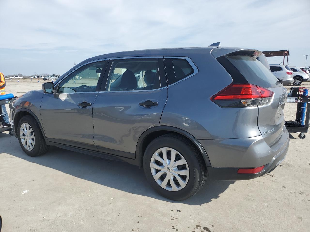 2017 Nissan Rogue - Image 2