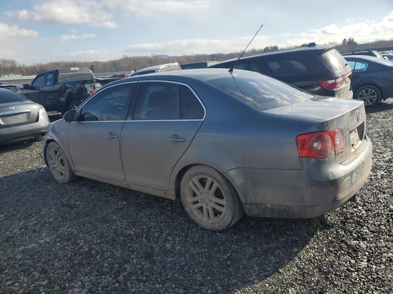 2007 Volkswagen Jetta - Image 2