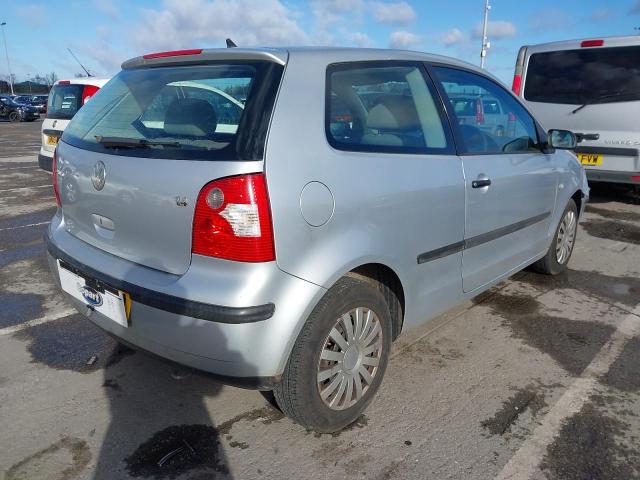 2003 VOLKSWAGEN POLO S AUT