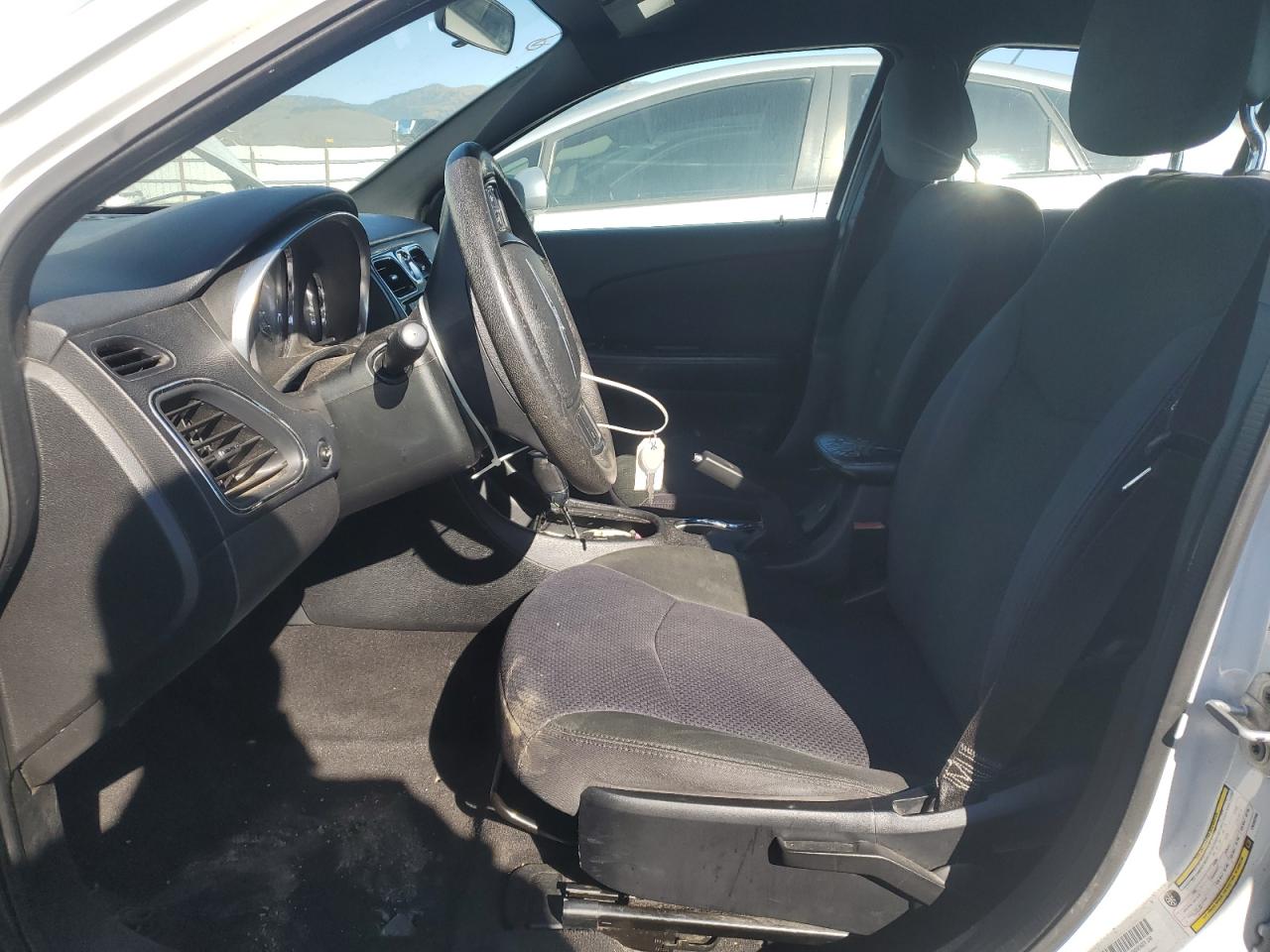2012 Chrysler 200 - Image 7