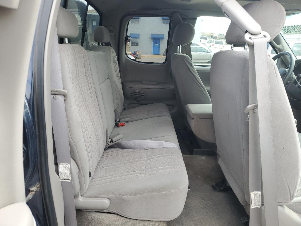 2004 Toyota Tundra - Image 10