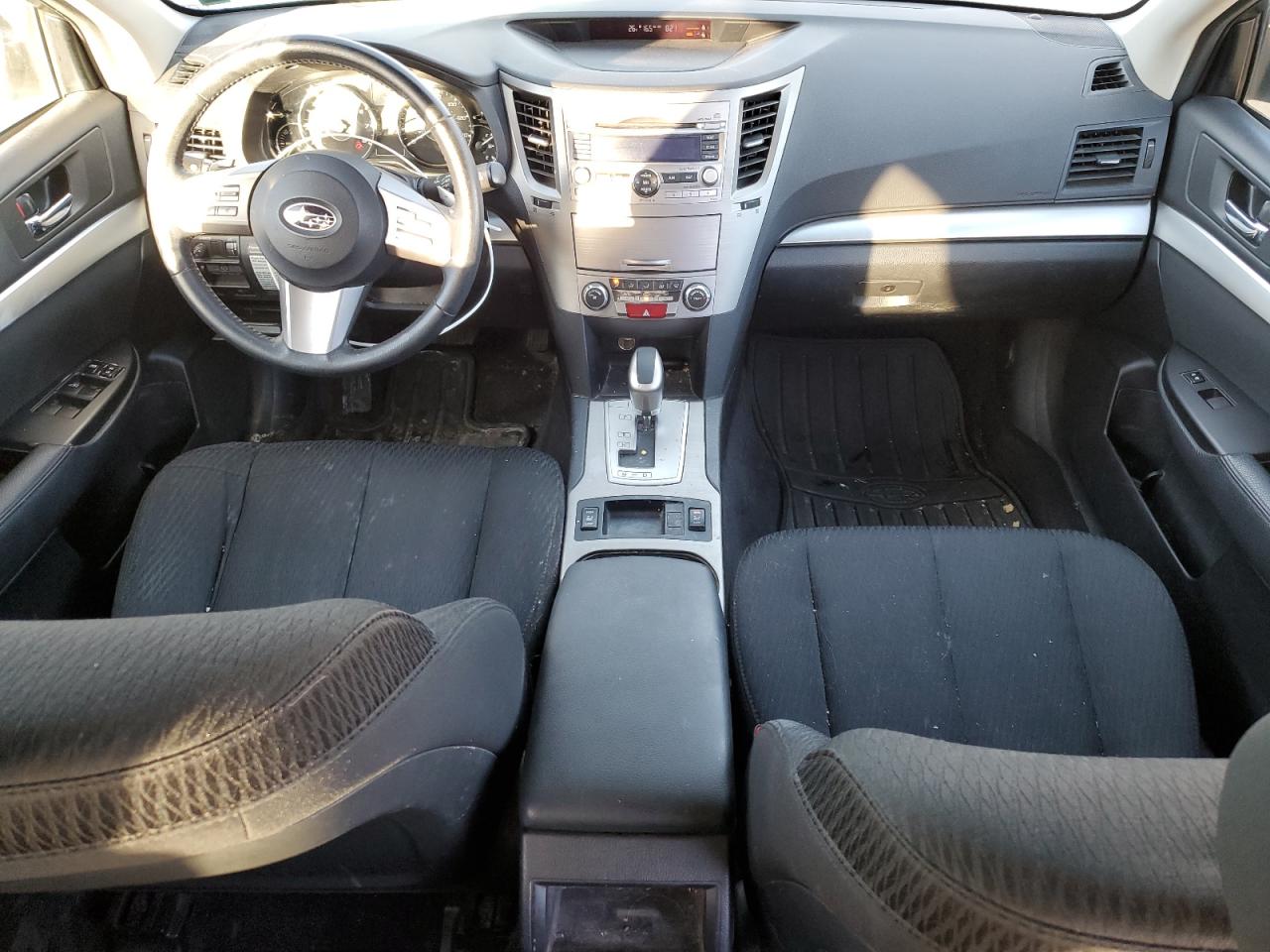 2010 Subaru Outback - Image 8
