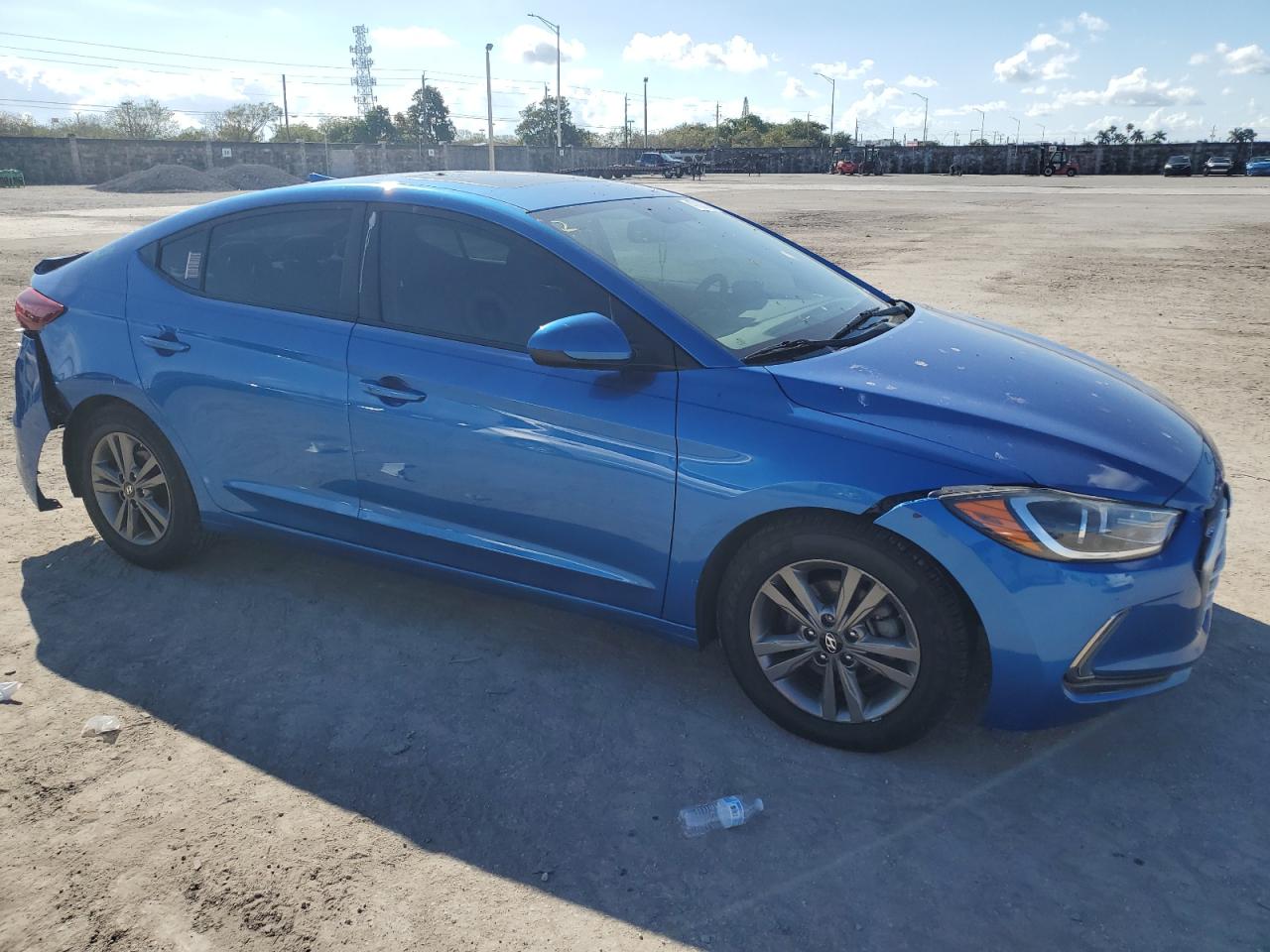 2018 Hyundai Elantra - Image 4