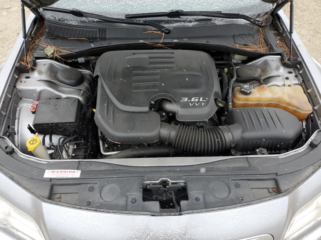 2014 Chrysler 300 - Image 13
