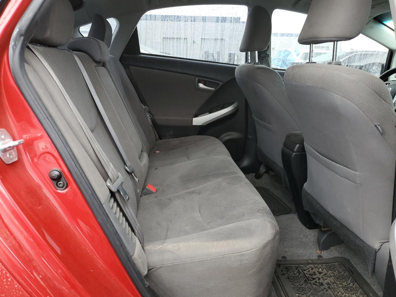 2015 Toyota Prius - Image 10