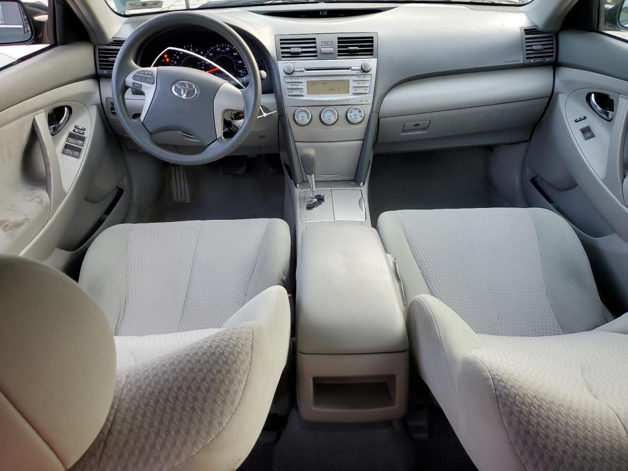 2011 Toyota Camry - Image 8