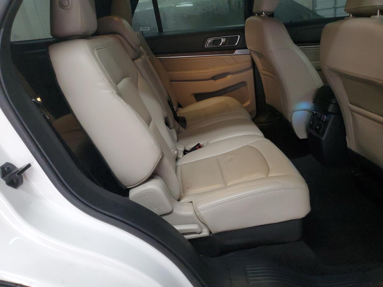 2019 Ford Explorer - Image 11