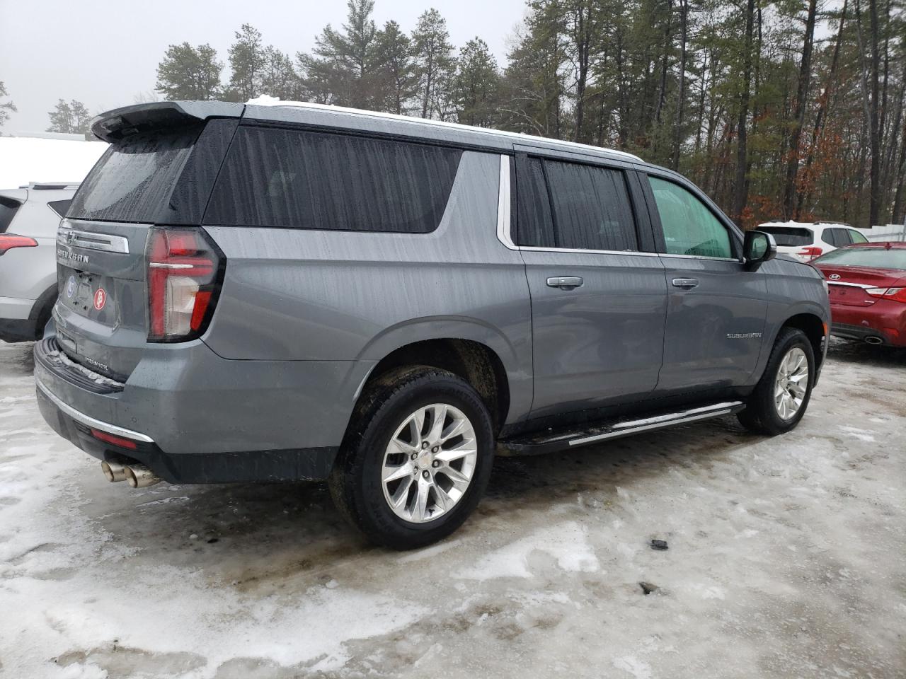 2021 Chevrolet Suburban - Image 3