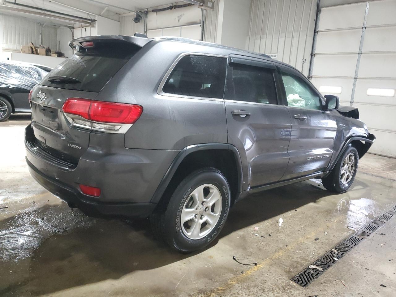 2017 Jeep Grand Cherokee - Image 3