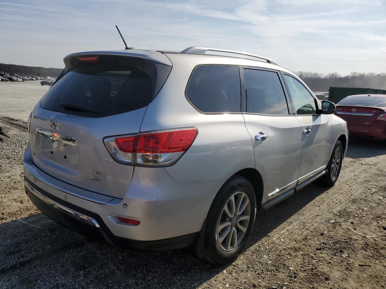 2015 Nissan Pathfinder - Image 3