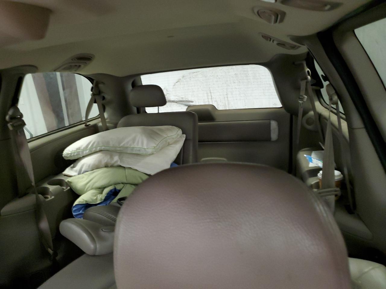 2003 Chrysler Town & Country - Image 10