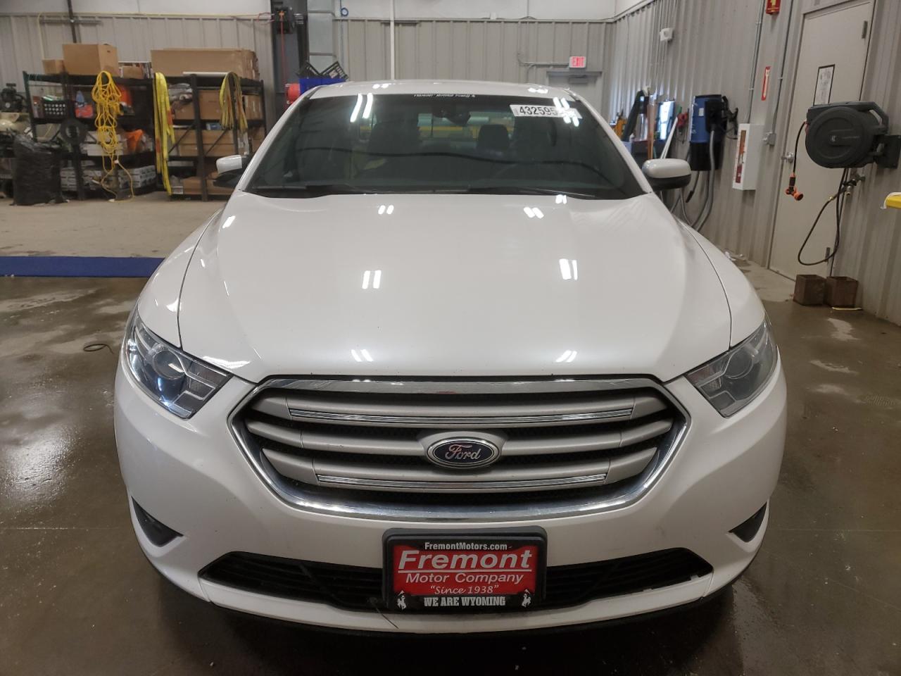 2015 Ford Taurus - Image 5