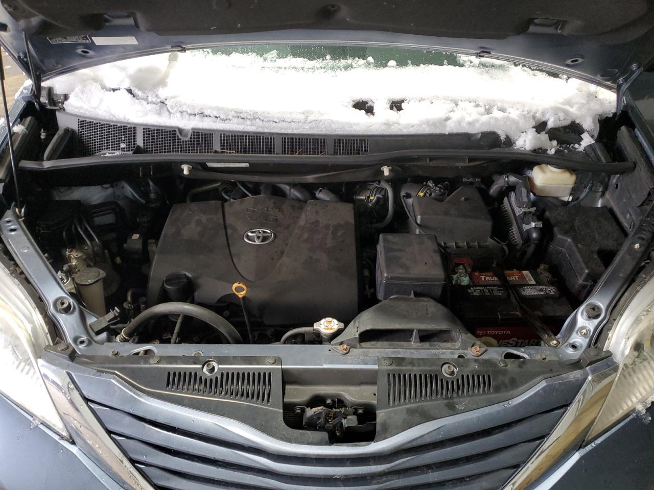 2017 Toyota Sienna - Image 12