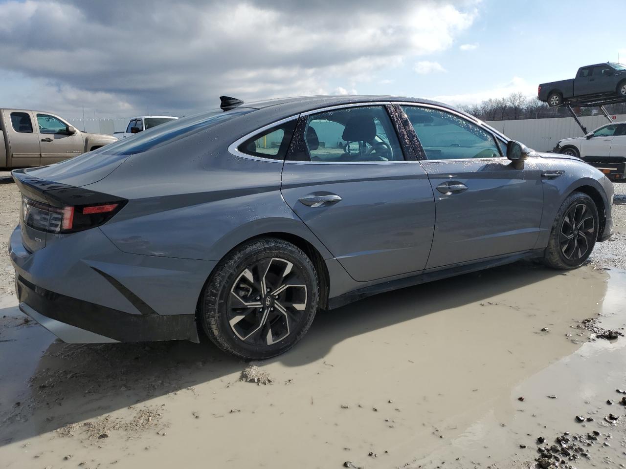 2024 Hyundai Sonata - Image 3