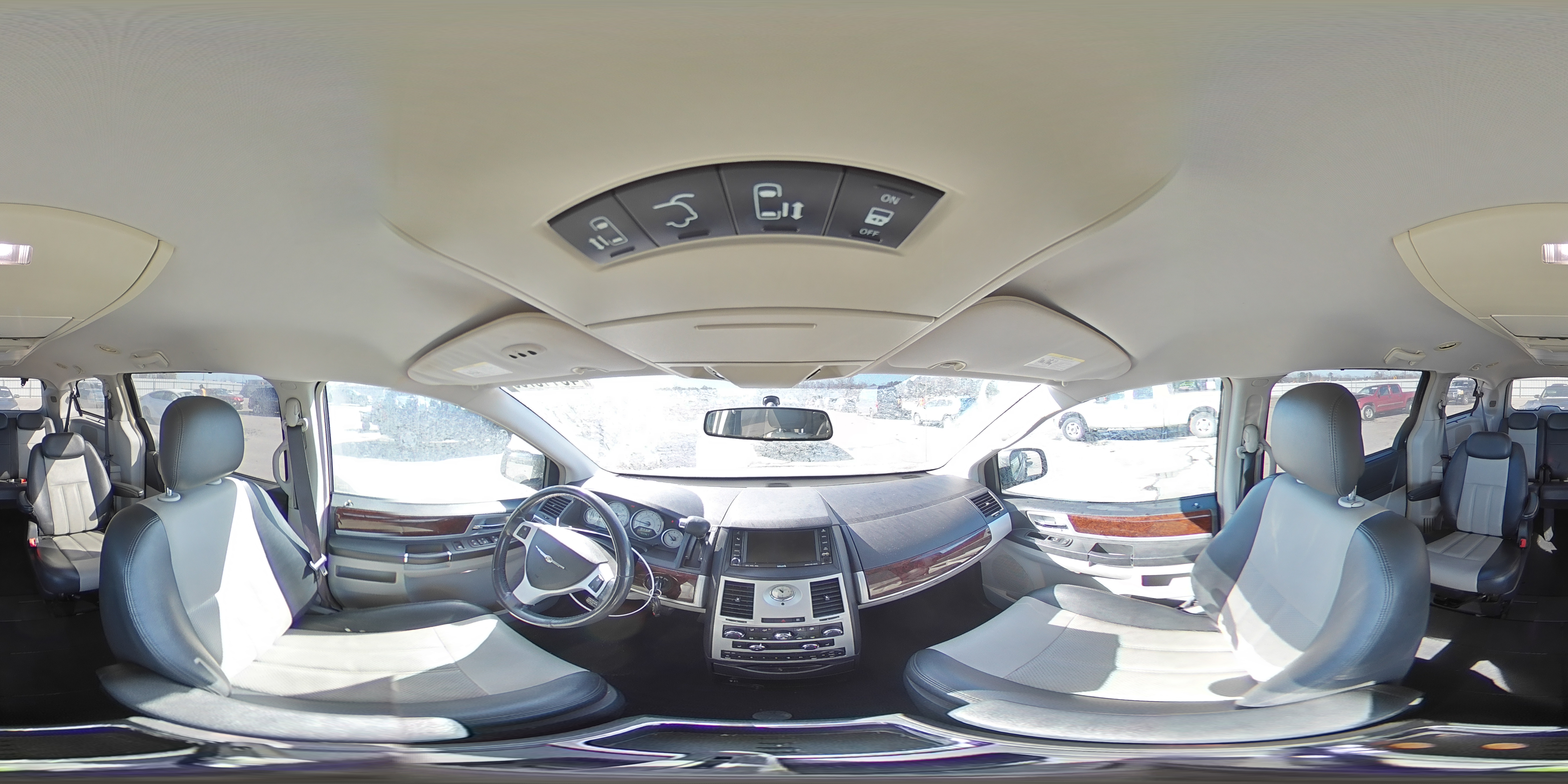 2010 Chrysler Town & Country - Image 14