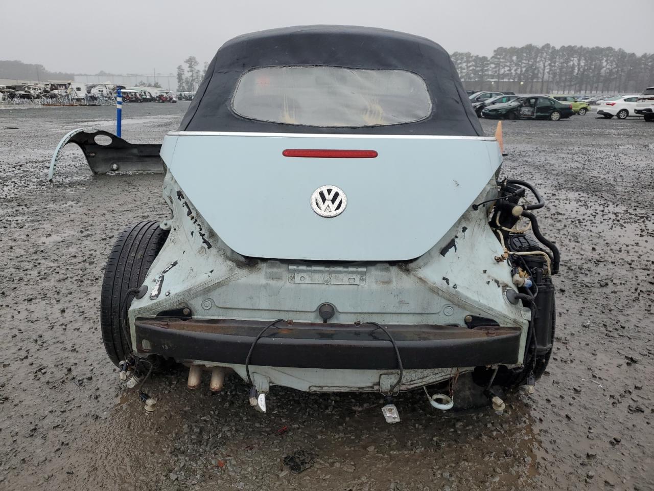 2003 Volkswagen Beetle - Image 6