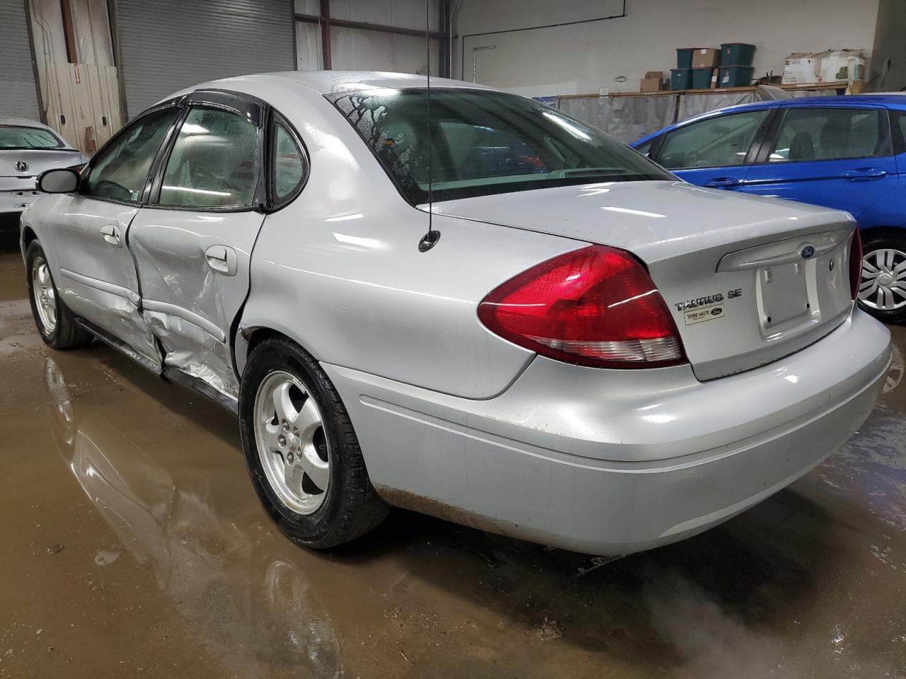 2007 Ford Taurus - Image 2
