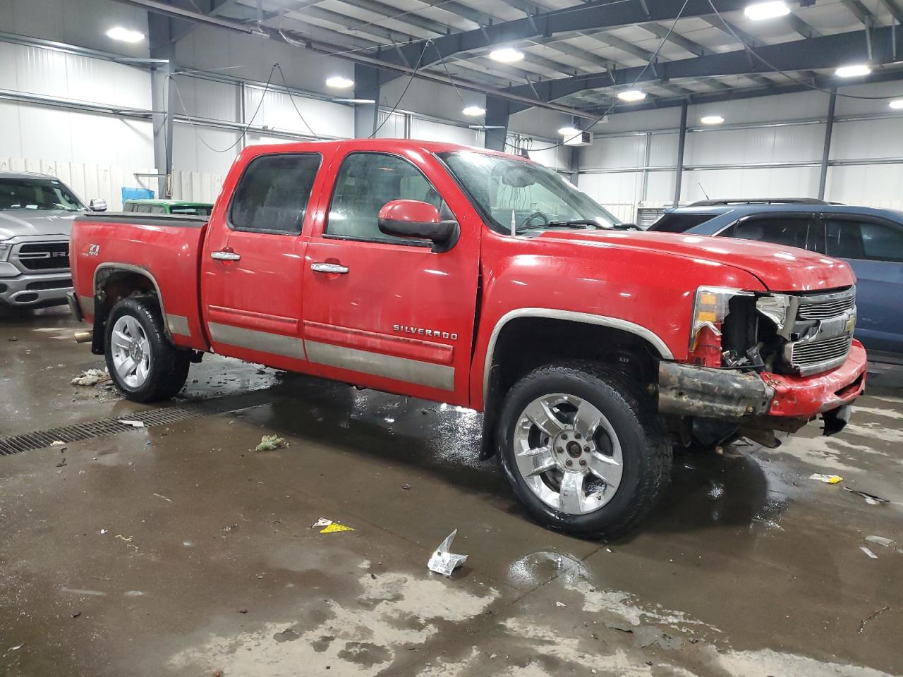 2009 Chevrolet Silverado - Image 4
