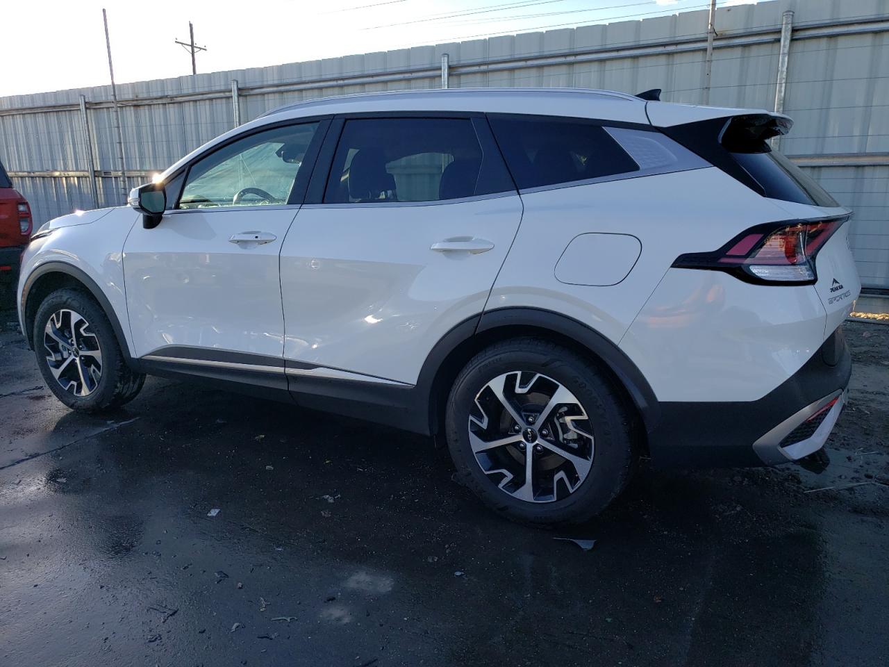 2023 Kia Sportage - Image 2