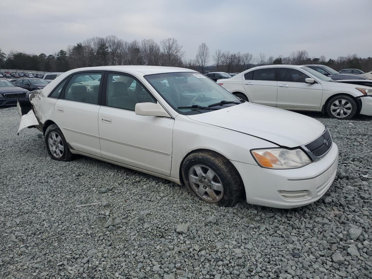 2000 Toyota Avalon - Image 4