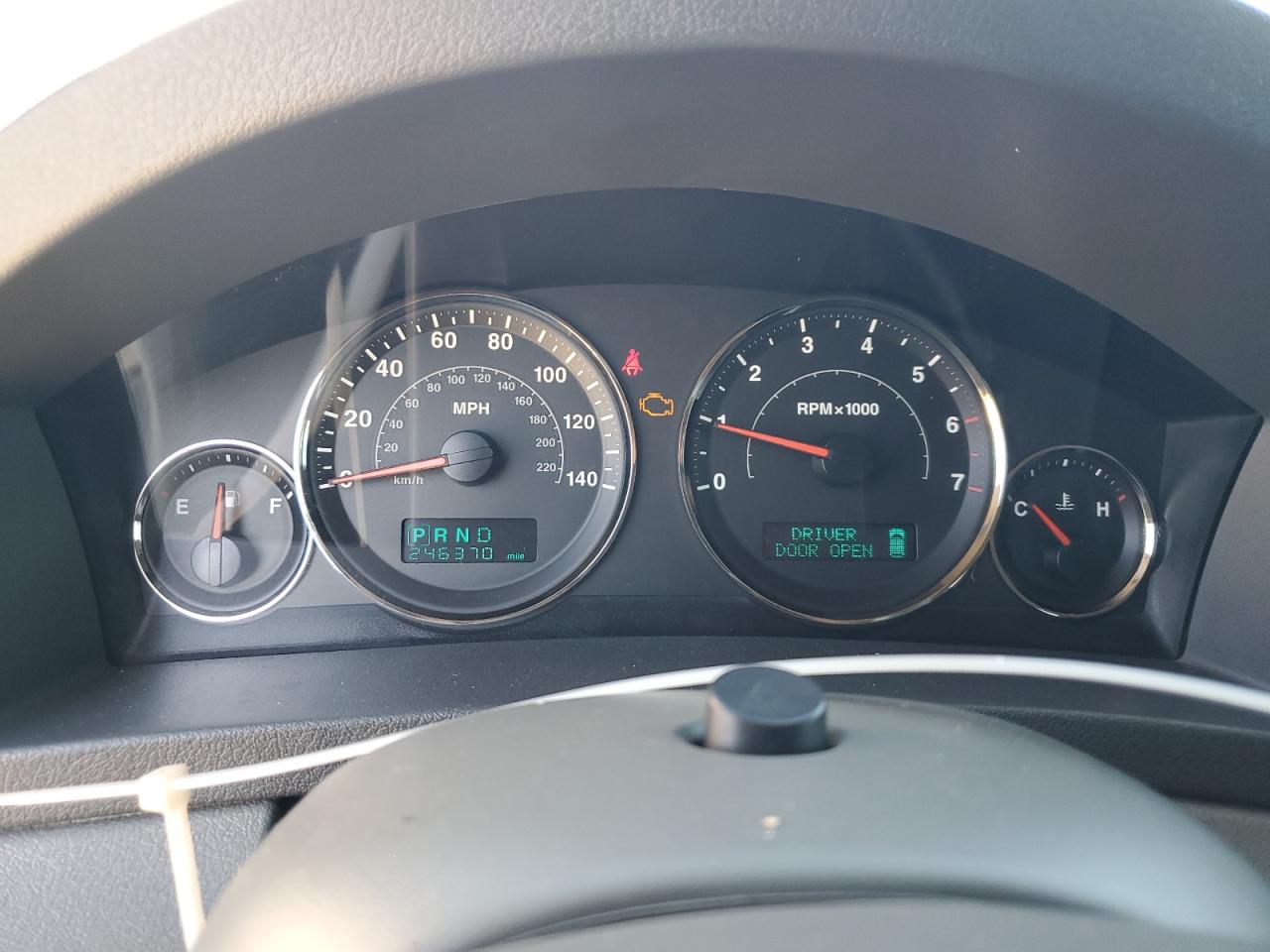 2005 Jeep Grand Cherokee - Image 9
