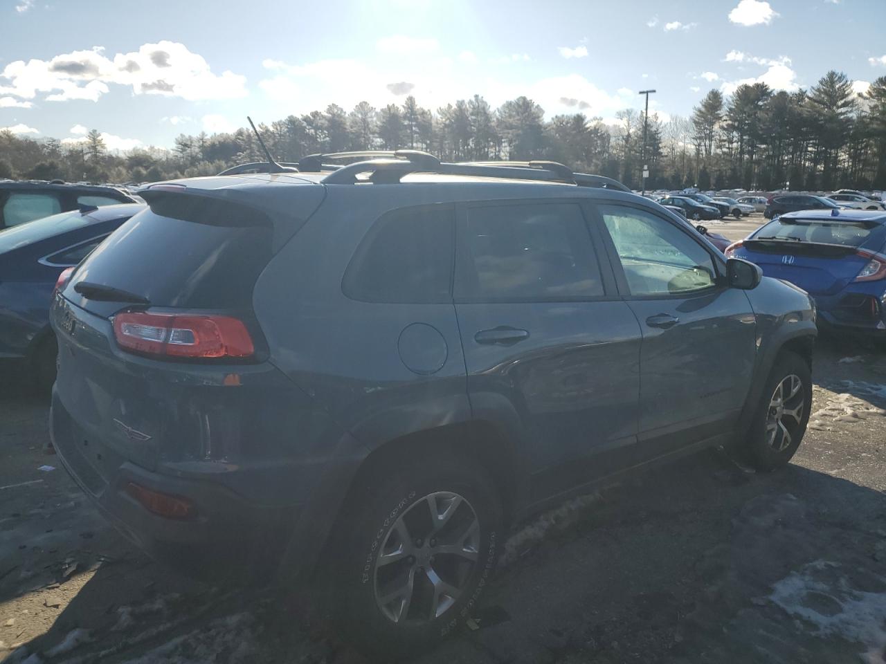 2015 Jeep Cherokee - Image 3