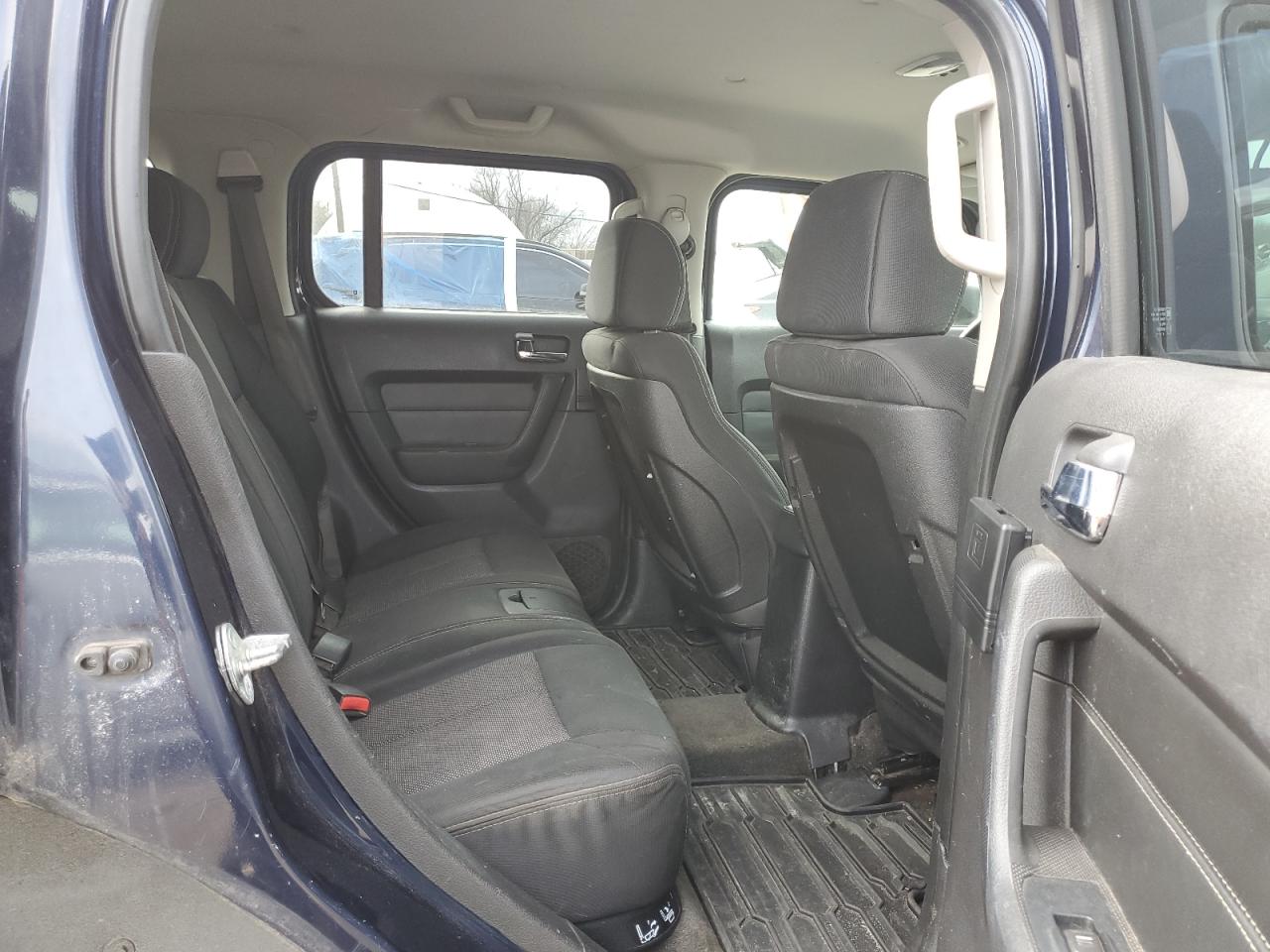 2007 Hummer H3 - Image 11