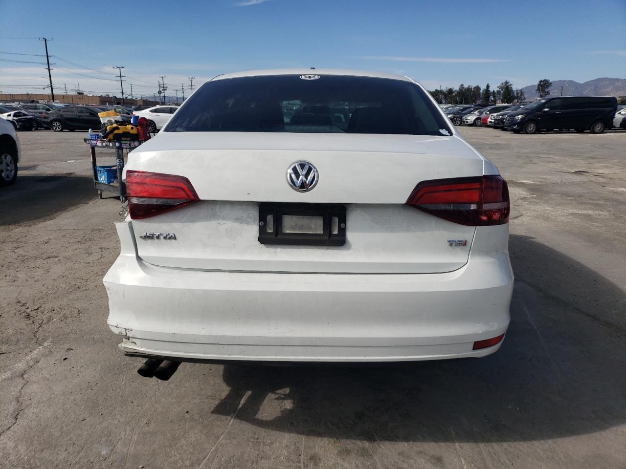 2017 Volkswagen Jetta - Image 6