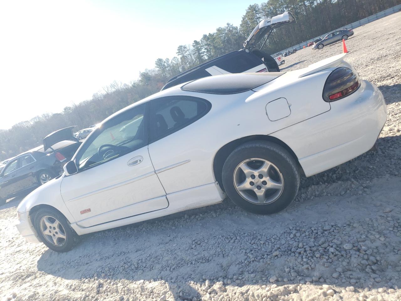 1998 Pontiac Grand Prix - Image 2