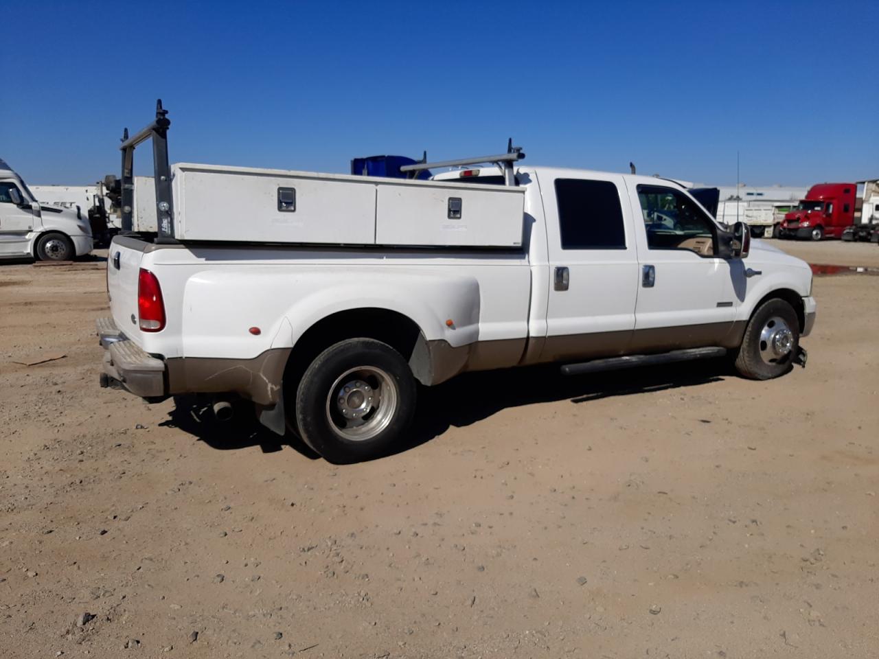 2006 Ford F350 - Image 3