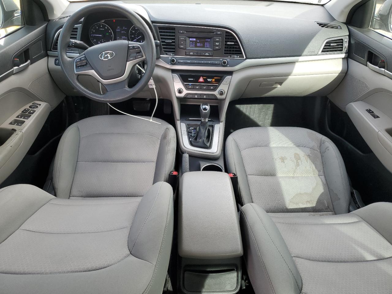 2017 Hyundai Elantra - Image 8