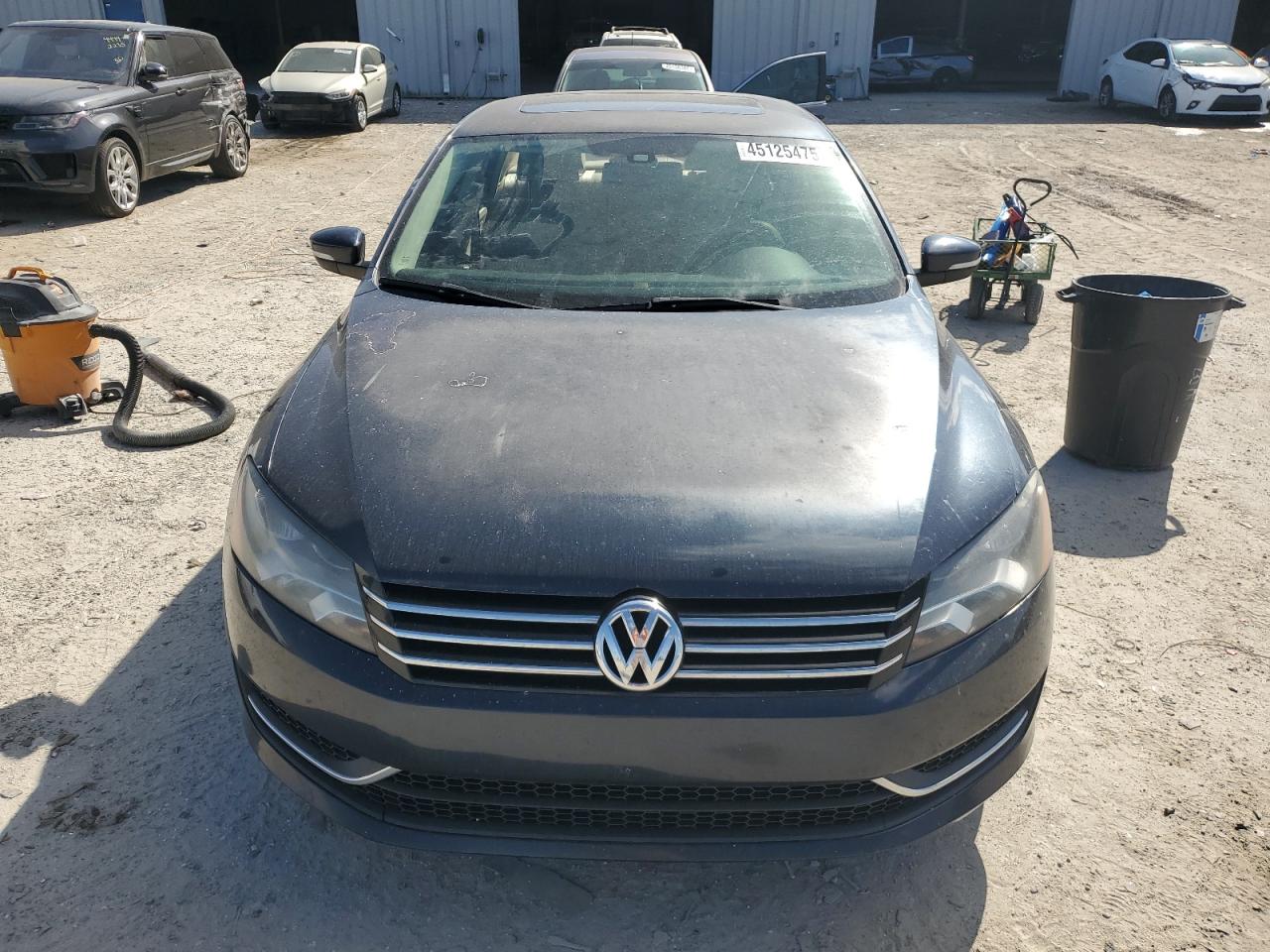 2014 Volkswagen Passat - Image 5