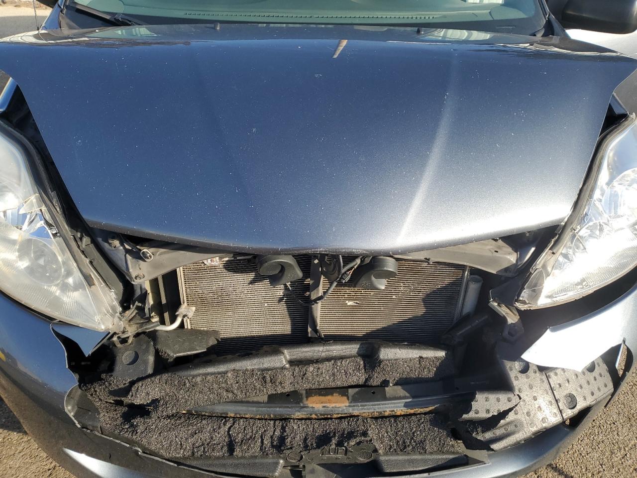 2010 Toyota Sienna - Image 12