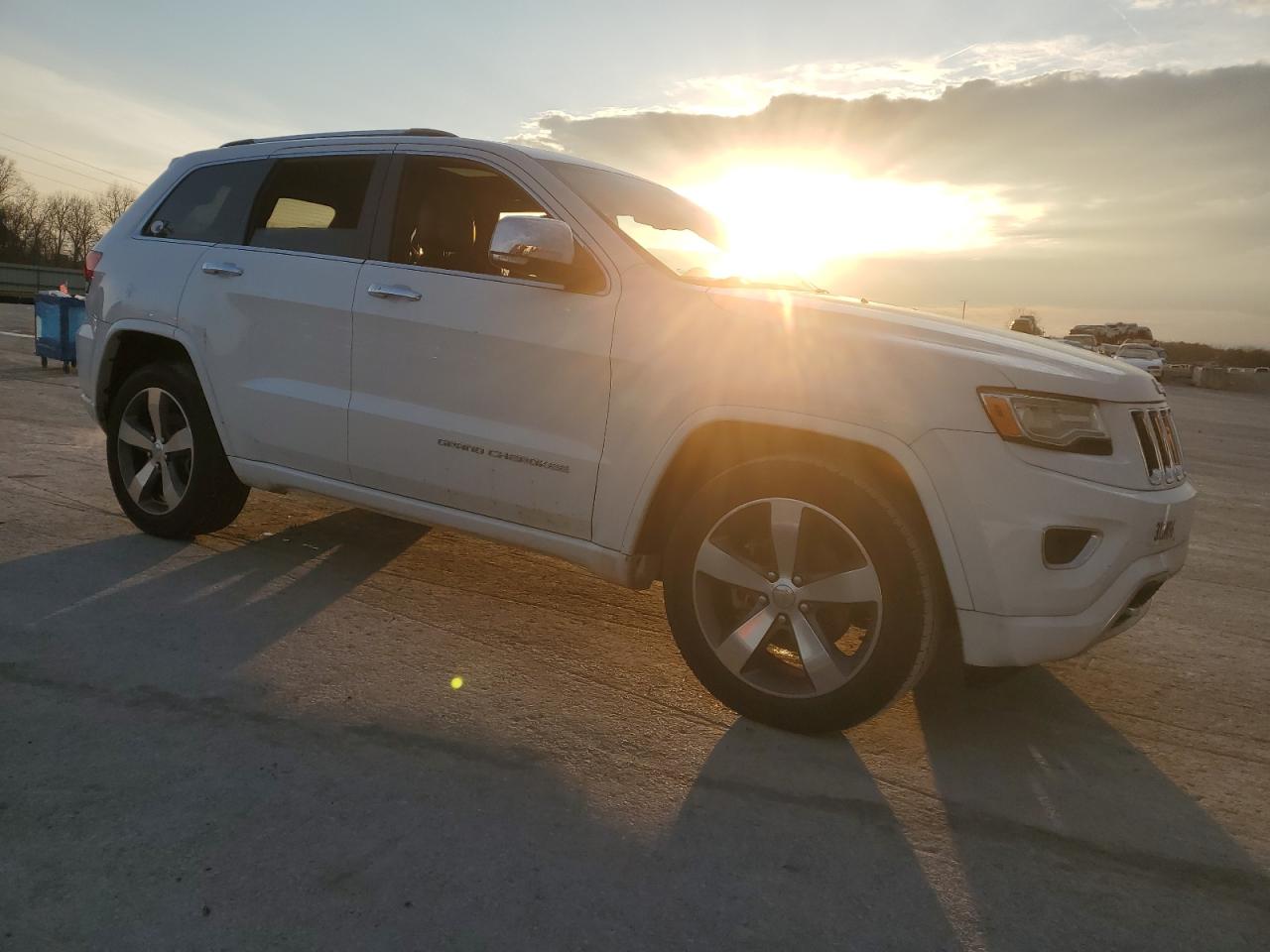 2015 Jeep Grand Cherokee - Image 4
