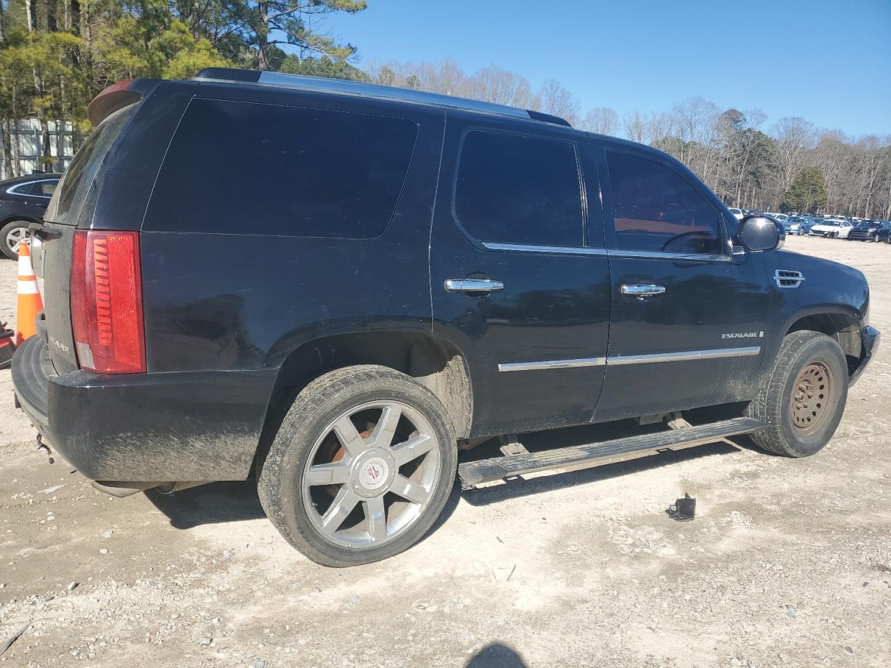 2008 Cadillac Escalade - Image 3