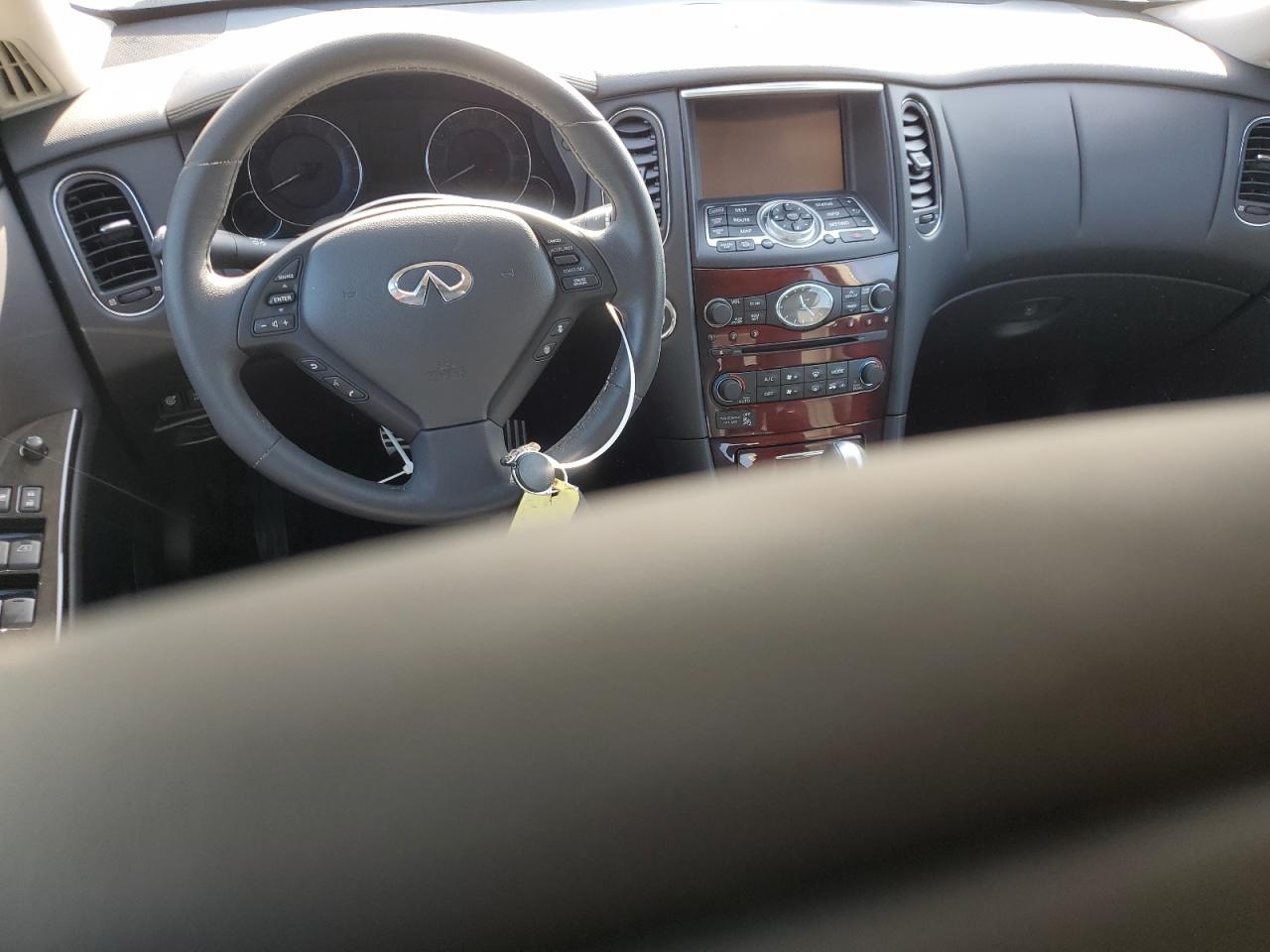 2017 Infiniti QX50 - Image 8